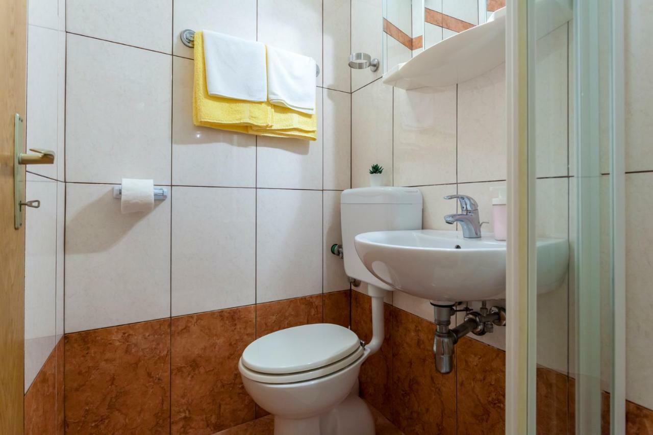 Apartment Nonna Krk Town Esterno foto